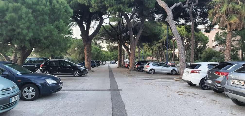 Hyeres Beach Екстер'єр фото