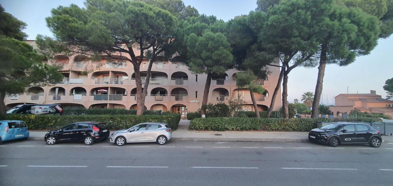 Hyeres Beach Екстер'єр фото
