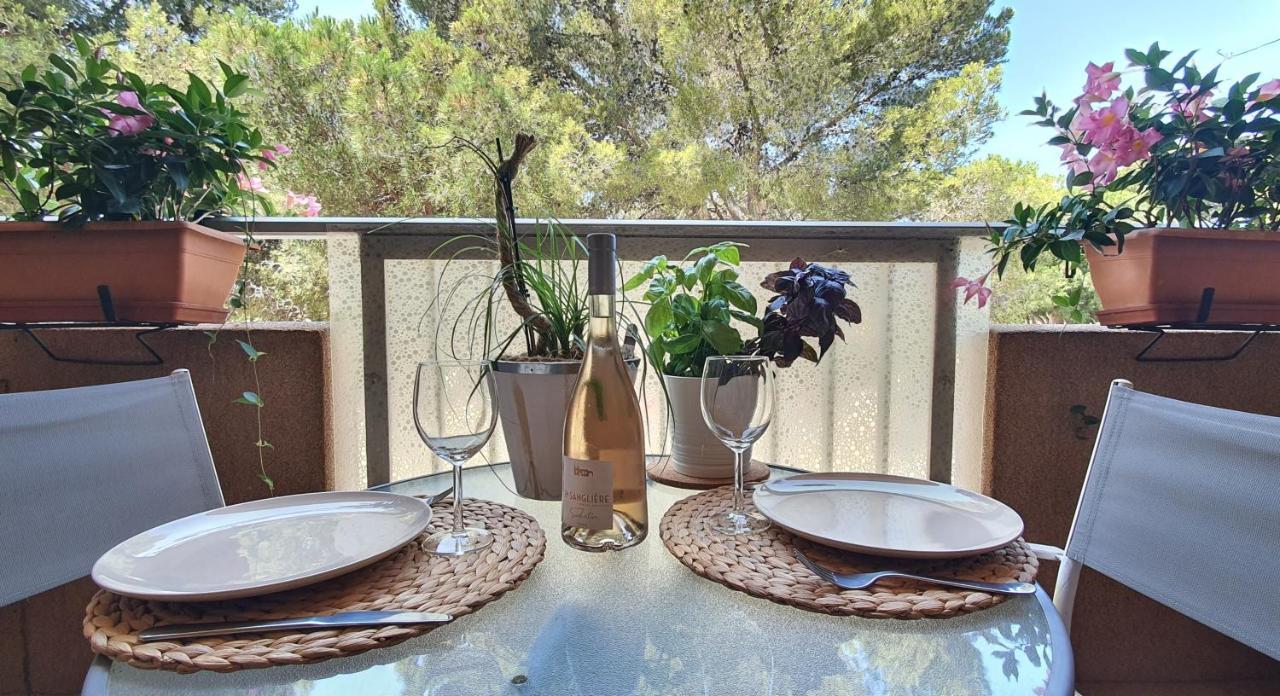 Hyeres Beach Екстер'єр фото